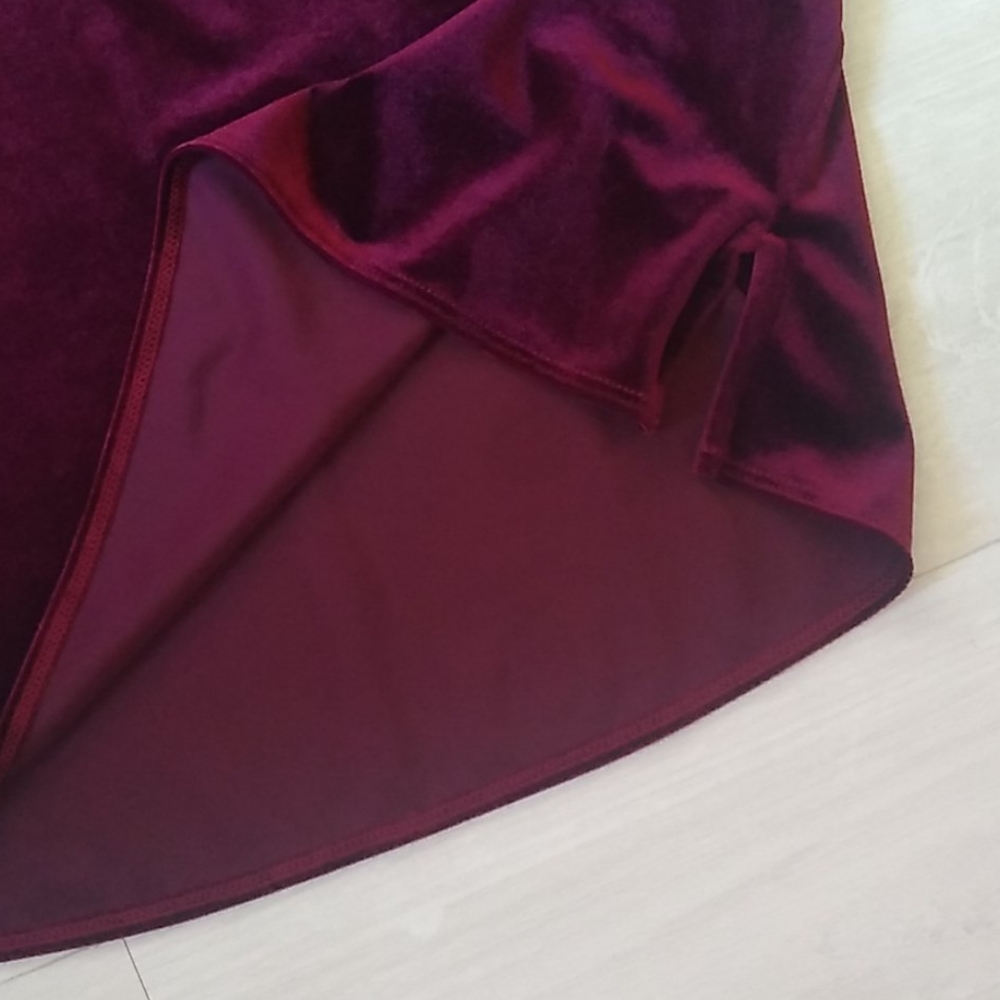 Ambercrombie & Fitch Deep Rich Cranberry Velvet Racerback Tank NWT S/M - Picture 4 of 10